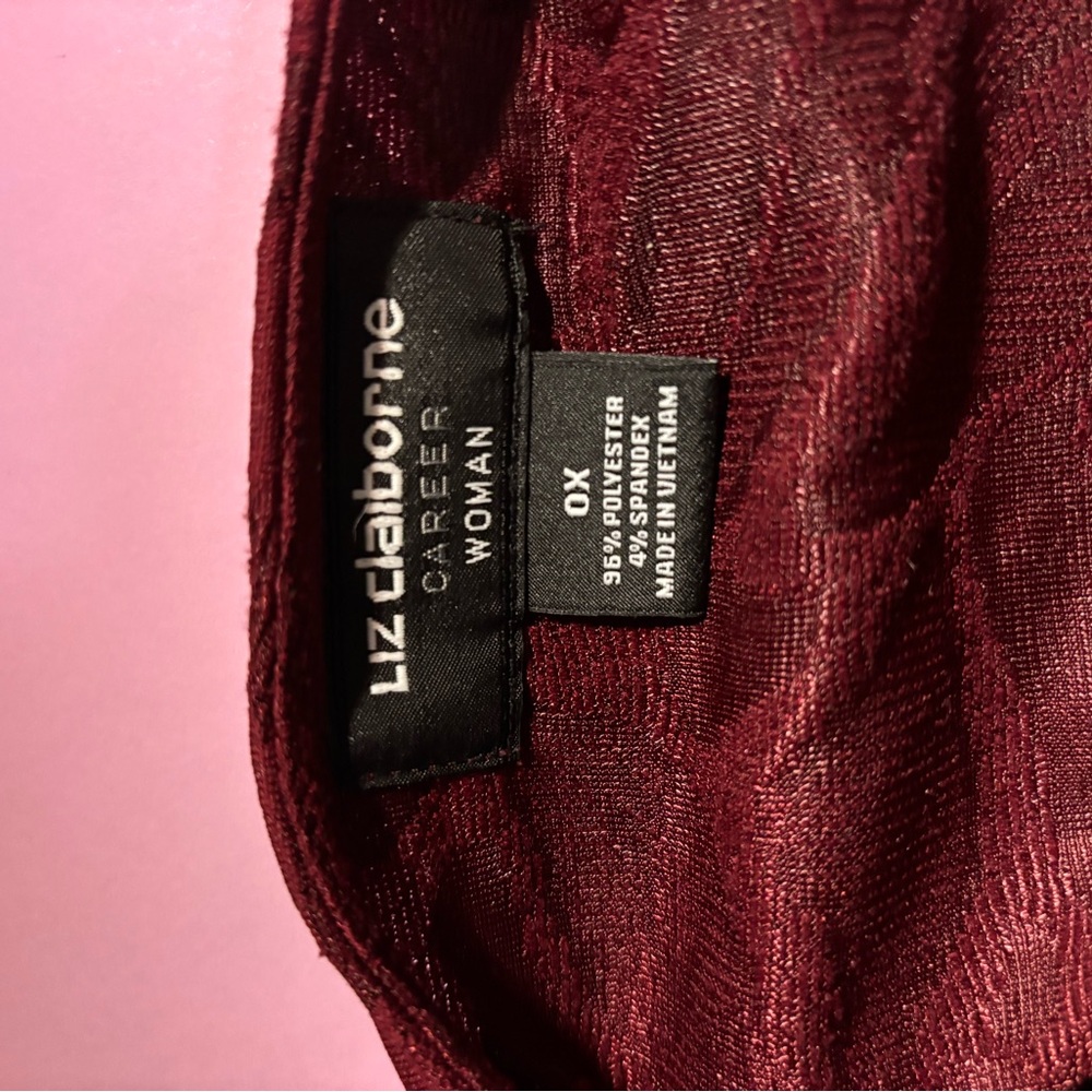 Maroon shirt with pattern - Picture 5 of 5